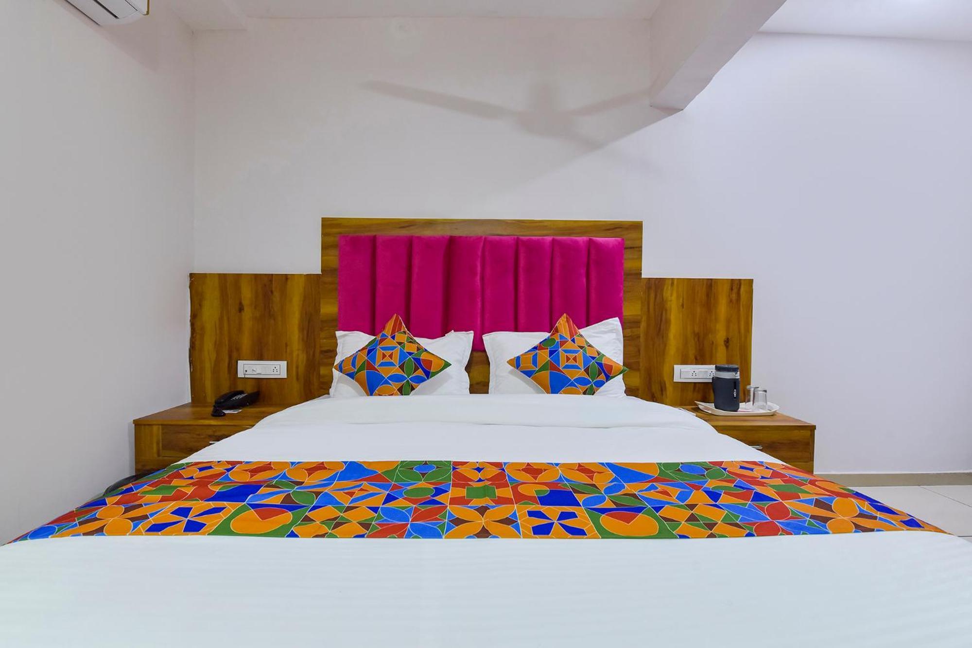 Fabhotel Star Ахмедабад Екстериор снимка